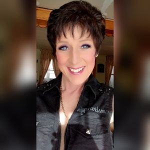 Meet your Posher, Lana